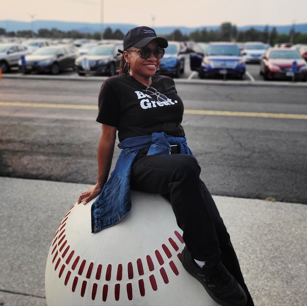 Meet your Posher, Shana